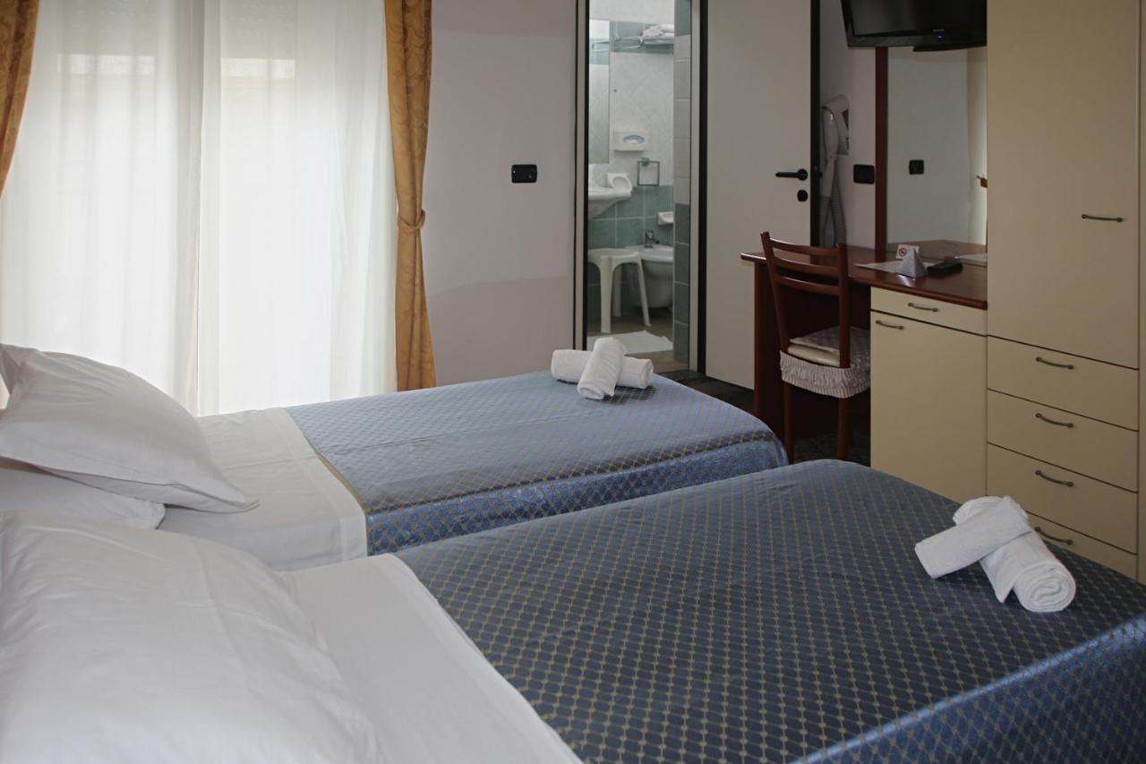 Hotel Dear Rimini Exterior photo