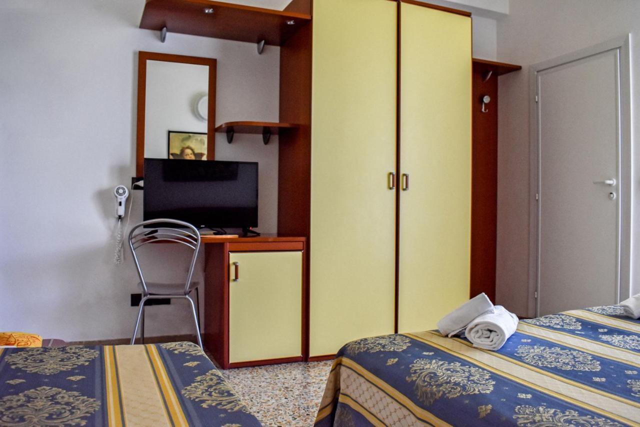 Hotel Dear Rimini Exterior photo